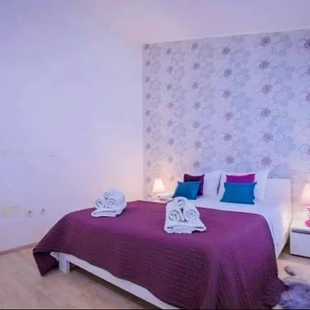 Stylish Suburb With Private Parking & Wifi, Between Centre And Brijuni Pristine Seaside * بولا