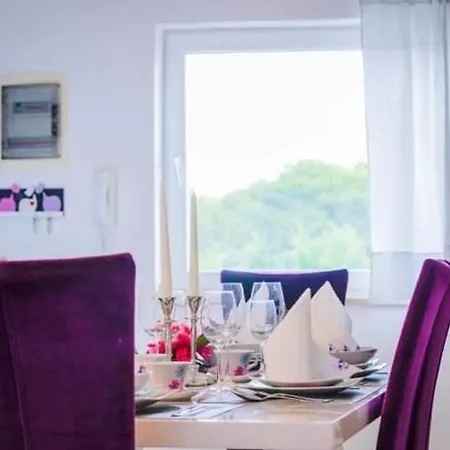 Stylish Suburb With Private Parking & Wifi, Between Centre And Brijuni Pristine Seaside *