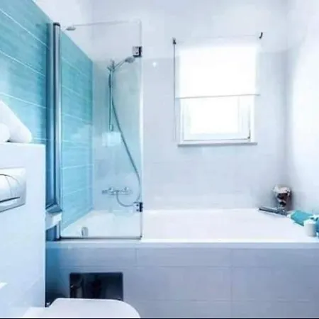 Stylish Suburb With Private Parking & Wifi, Between Centre And Brijuni Pristine Seaside Lejlighed *
