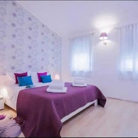 Lejlighed Stylish Suburb With Private Parking & Wifi, Between Centre And Brijuni Pristine Seaside Pula