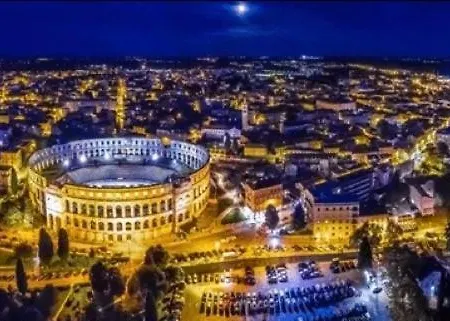 Lejlighed Stylish Suburb With Private Parking & Wifi, Between Centre And Brijuni Pristine Seaside Pula