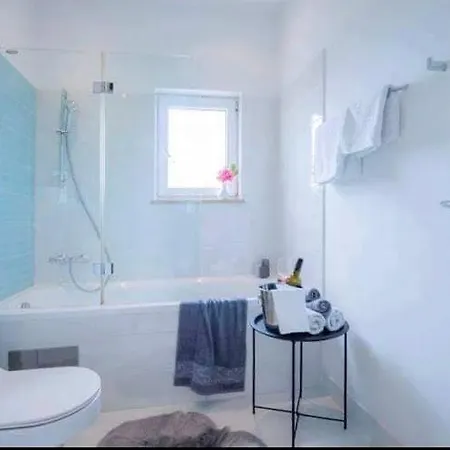 Lejlighed Stylish Suburb With Private Parking & Wifi, Between Centre And Brijuni Pristine Seaside