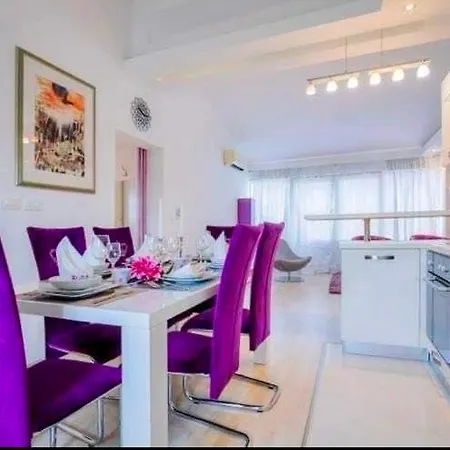 Lejlighed Stylish Suburb With Private Parking & Wifi, Between Centre And Brijuni Pristine Seaside *